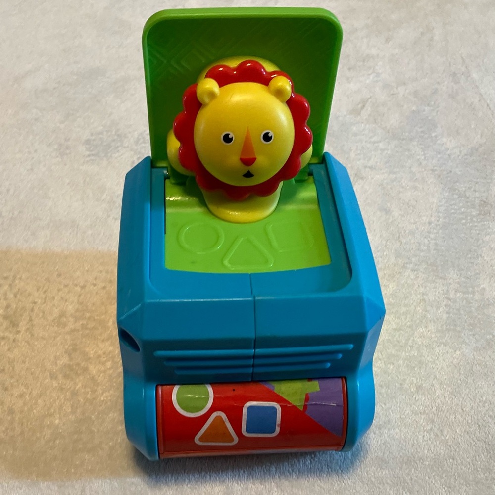 *last chance* Colorful Lion Pop-Up Toy - Jack in the Box - Picture 1 of 5
